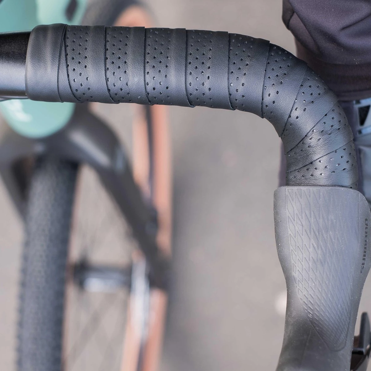 BBB Cycling SpeedRibbon Stuurtape - MicroFiber - Stuurlint Racefiets - Met Ventilatie - Zwart - 2 Rollen - BHT-12 4 BBB Cycling SpeedRibbon Stuurtape - MicroFiber - Stuurlint Racefiets - Met Ventilatie - Zwart - 2 Rollen - BHT-12 - Afbeelding 2