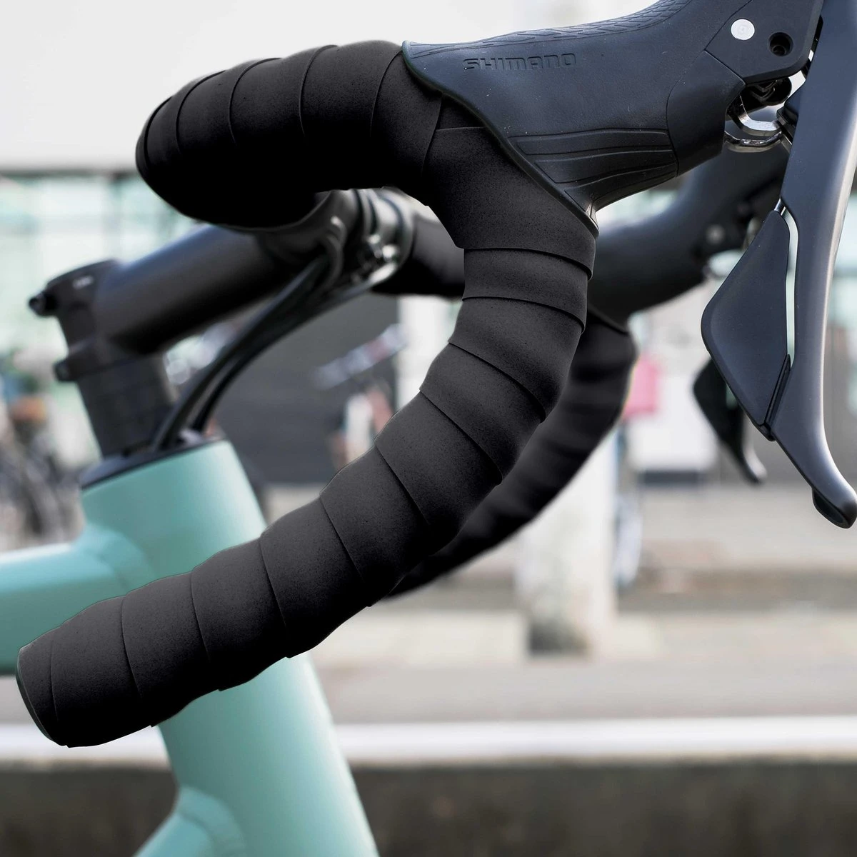 BBB Cycling RaceRibbon Stuurtape - Antislip - Stuurlint Racefiets - Stretch Materiaal - Zwart - 2 Rollen - BHT-01 5 BBB Cycling RaceRibbon Stuurtape - Antislip - Stuurlint Racefiets - Stretch Materiaal - Zwart - 2 Rollen - BHT-01 - Afbeelding 3