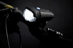 AXA Greenline 40 Lux - LED Fietslampjes Voor En Achter - Fietsverlichting USB Oplaadbaar -Fietsaccessoires Winkel 1200x799 2
