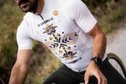 Rogelli Totem - Fietsshirt Korte Mouwen - Heren - Maat L - Sand 13 Rogelli Totem - Fietsshirt Korte Mouwen - Heren - Maat L - Sand -Fietsaccessoires Winkel 1200x800 113