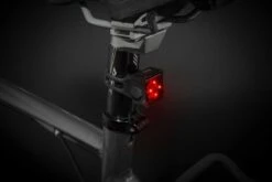 AXA Niteline T4R LED Fietslampjes Voor En Achter - Fietsverlichting USB Oplaadbaar -Fietsaccessoires Winkel 1200x800 177