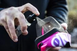 Muc-Off Anti-Fog Treatment Anti Aandamp 32ml -Fietsaccessoires Winkel 1200x801 1