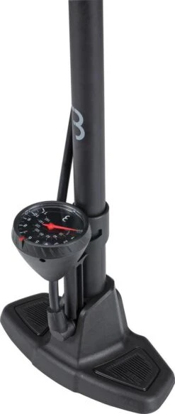 BBB Cycling AirWave Fietspomp Met Drukmeter - Fiets Pomp Racefiets En Mountainbike - Voetpomp Fiets 9 Bar - Zwart - BFP-20 -Fietsaccessoires Winkel 508x1200 1